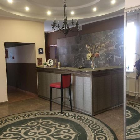 Altyn Adam Hotel Pavlodar Kültér fotó