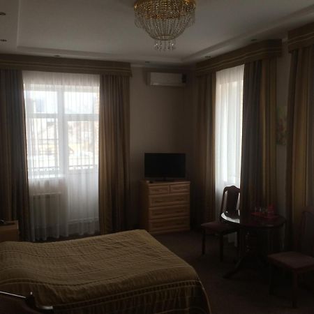 Altyn Adam Hotel Pavlodar Kültér fotó