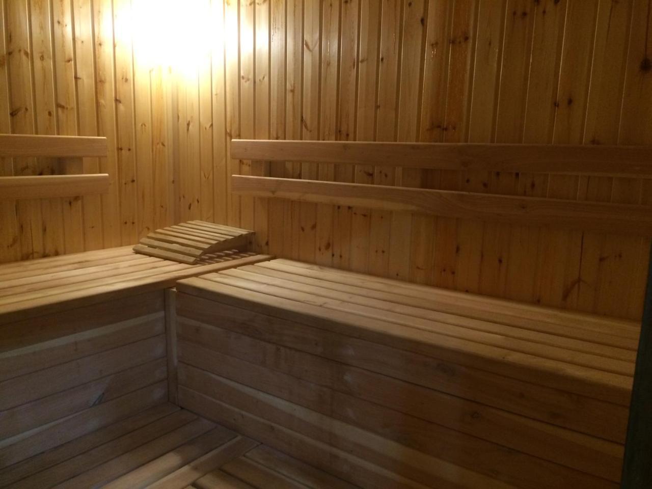 Altyn Adam Hotel Pavlodar Kültér fotó